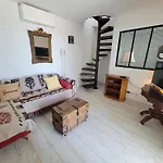 Le Cabanon, Pieds Dans L\'Eau, Vue Exceptionnelle